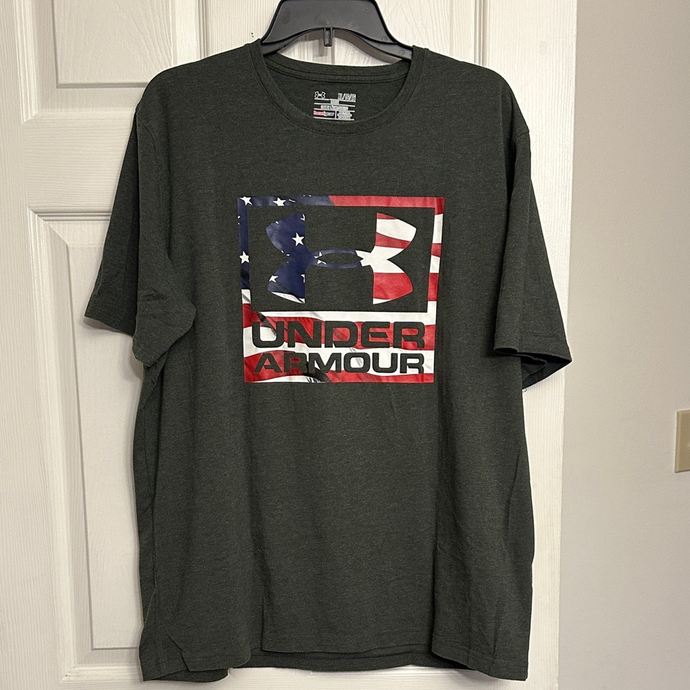 Under Armour Men's Charcoal Tee with Flag Logo